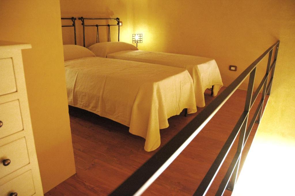 Bioagriturismo Antica Sena Milici الغرفة الصورة